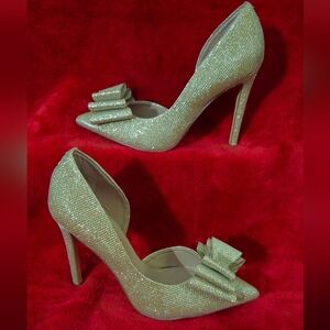 Betsey Johnson Prince D'Orsay Gold Glitter Bow Pumps - Size 7